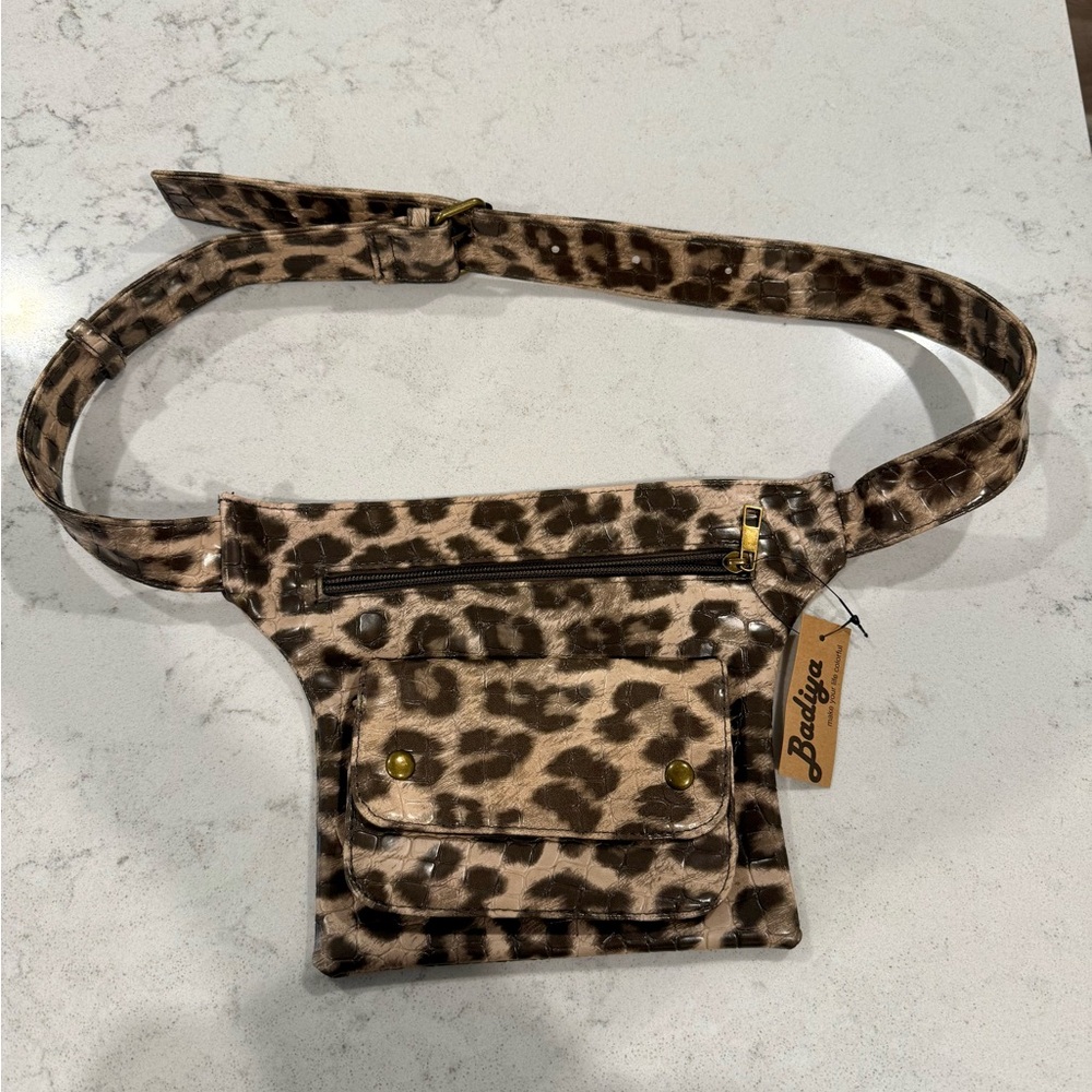 NWT- Badiya Leopard Print Belt Bag - Picture 2 of 13